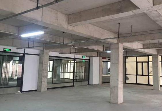 安信财富中心 358m²办公室 2.9元/m²/天 简单装修