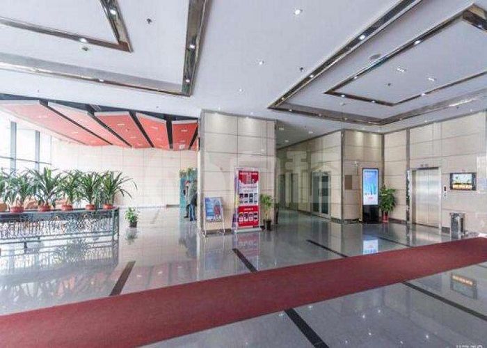 新曹杨科技大厦 350m²办公室 3.1元/m²/天 简单装修