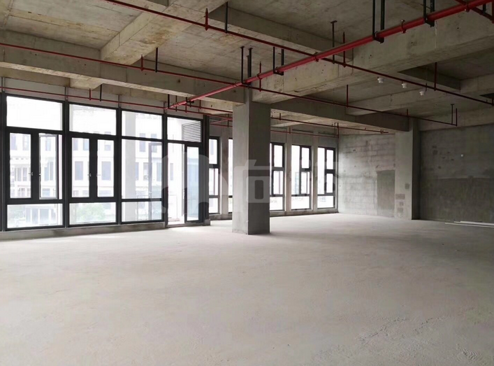丰隆虹桥中心写字楼 473m²办公室出租 4.6元/m²/天 简单装修