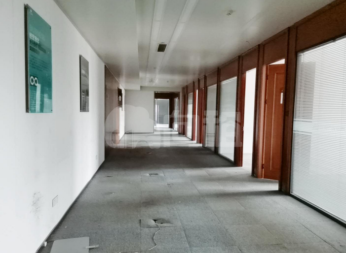 上海跨国采购中心写字楼 501m²办公室 4.95元/m²/天 简单装修