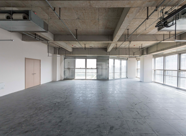 嘉定新城万达广场写字楼 210m²办公室出租 3.5元/m²/天 简单装修