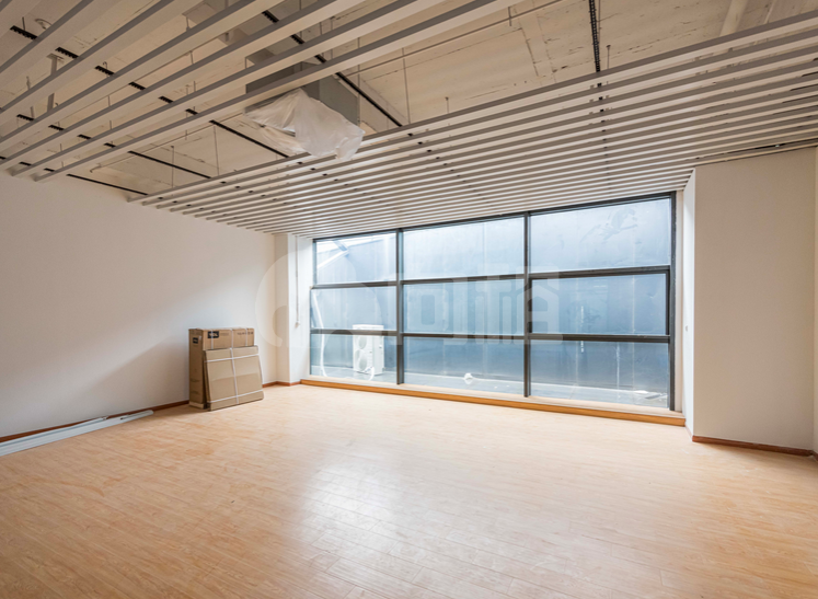复襄公社迪丰基地写字楼 122m²办公室出租 2元/m²/天 简单装修