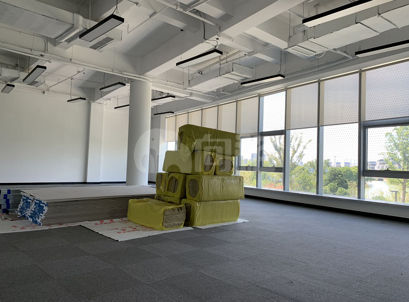 新希望产业园写字楼 279m²办公室出租 4.6元/m²/天 简单装修