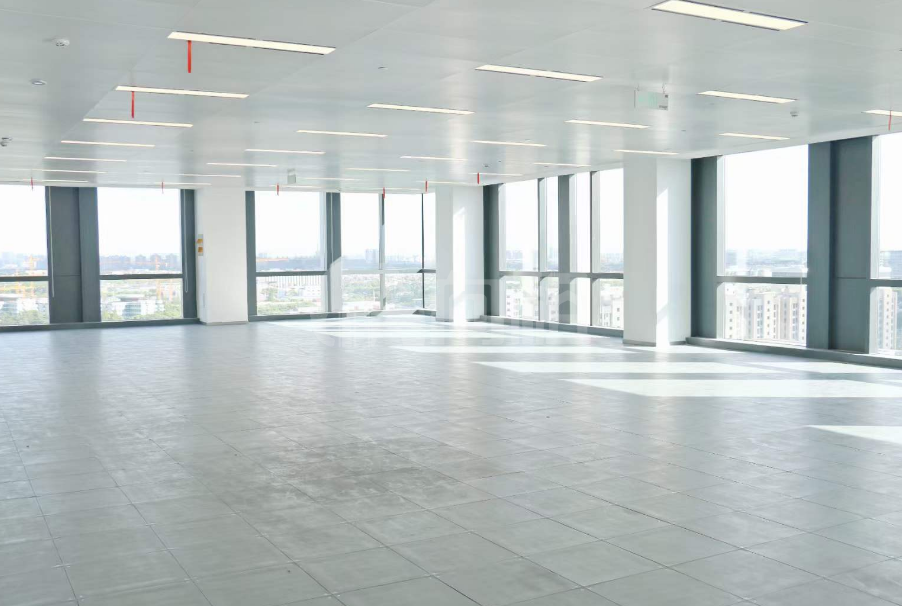 中建企业天地写字楼 150m²办公室出租 4.5元/m²/天 简单装修