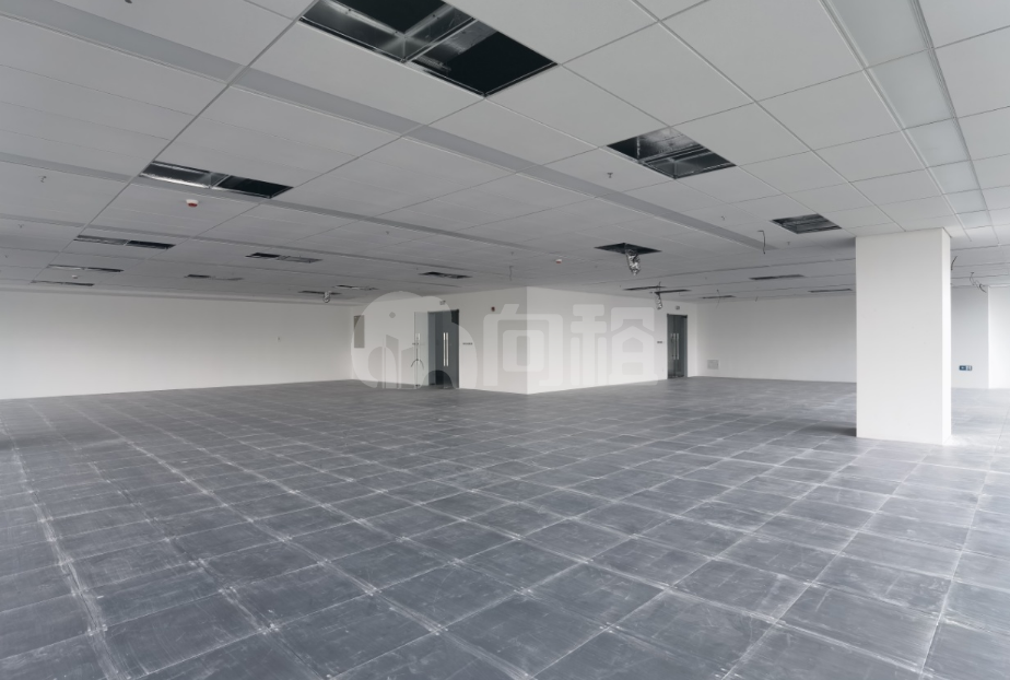 东方明珠创智中心写字楼 2346m²办公室出租 6.8元/m²/天 简单装修