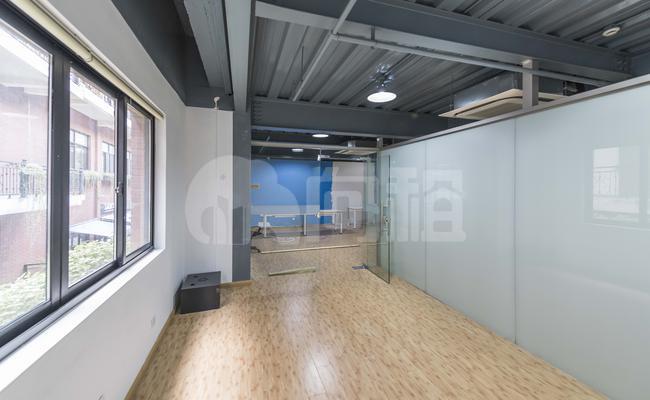 半岛湾时尚文化创意产业园 113m²办公室 4.8元/m²/天 精品装修