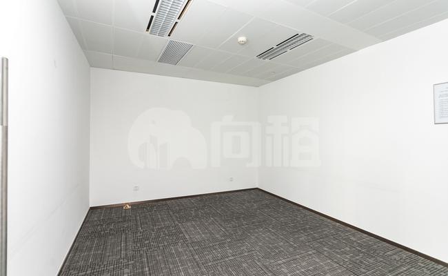 龙盛777 304m²办公室 4.6元/m²/天 精品装修