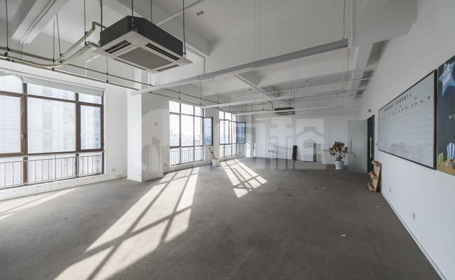 星汇广场二期 154m²办公室 2.7元/m²/天 中等装修