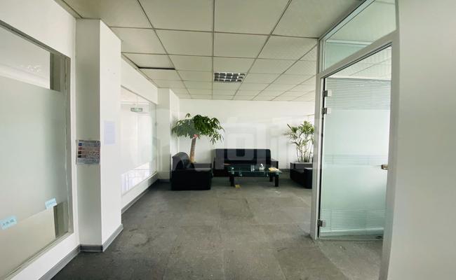 谨泛创意产业园 71m²办公室 2.8元/m²/天 中等装修