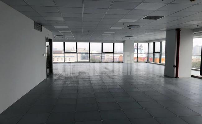 保利国际广场 650m²办公室 3.8元/m²/天 简单装修