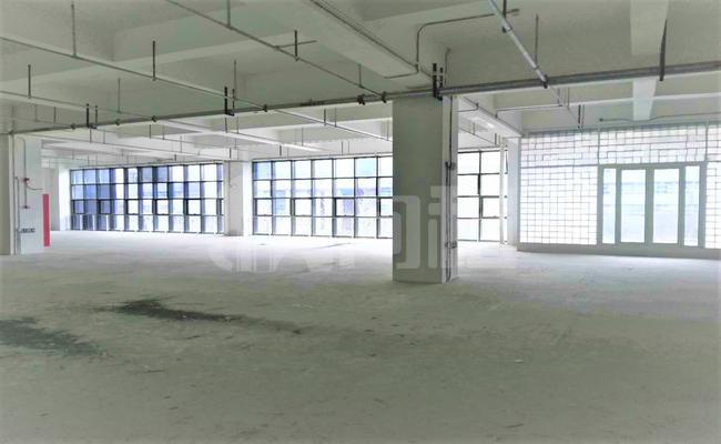 张江国创中心 2497m²办公室 4.3元/m²/天 毛坯