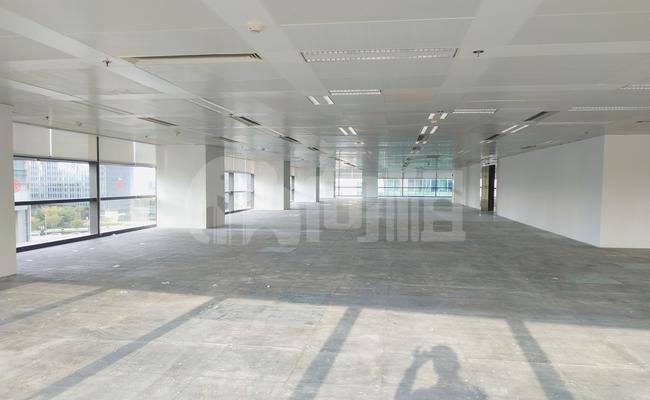 时代金融中心写字楼 240m²办公室 8.82元/m²/天 简单装修