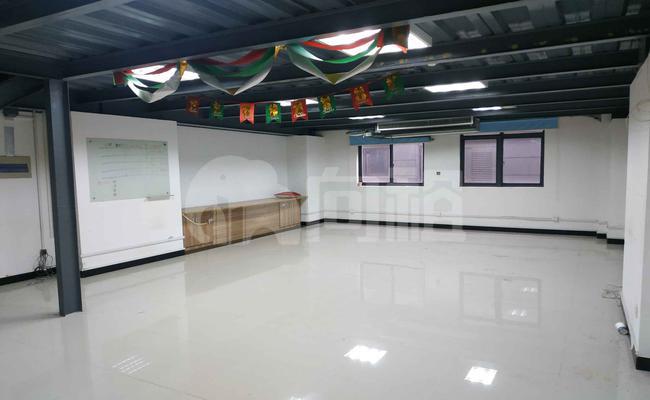 上海明珠创意产业园 156m²办公室 3.3元/m²/天 中等装修