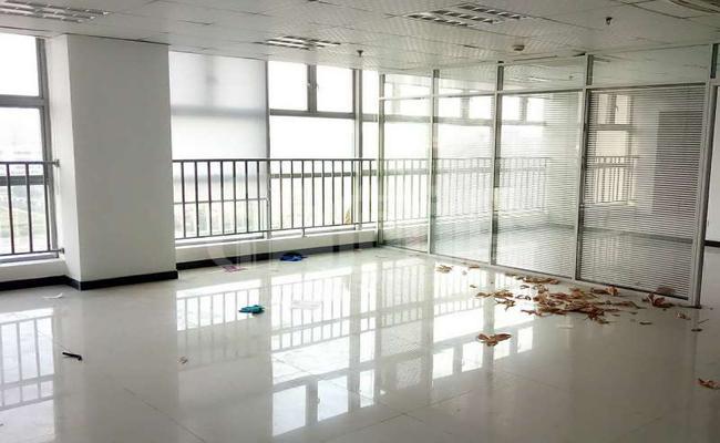 耀光中环国际广场 182m²办公室 3.3元/m²/天 中等装修
