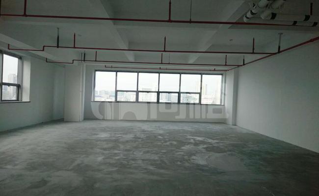上海普天信息产业园 76m²办公室 4.7元/m²/天 中等装修
