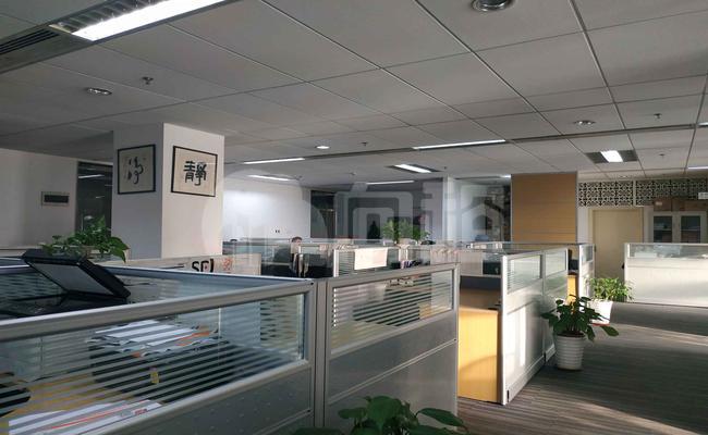 世和中心 150m²办公室 4.8元/m²/天 中等装修