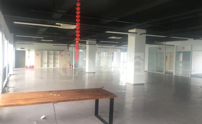 江南厂创意园写字楼 200m²办公室 5.49元/m²/天 中等装修