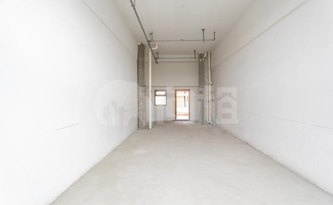 新华红星国际广场 62m²办公室 4.3元/m²/天 毛坯