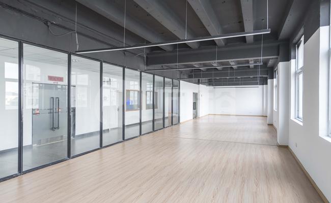 德必柏航创意园 180m²办公室 3.1元/m²/天 精品装修