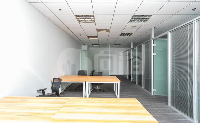 宝华国际广场 142m²办公室 4.5元/m²/天 中等装修