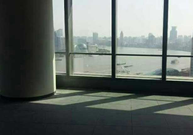 上海白玉兰广场写字楼 240m²办公室 7.29元/m²/天 中等装修