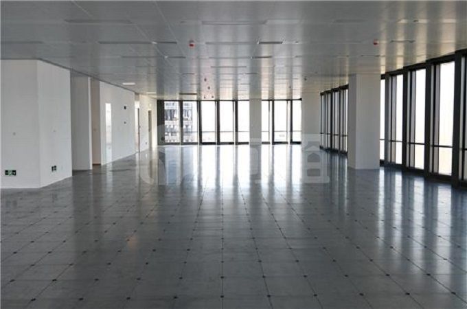 陆家嘴金控广场写字楼 1684m²办公室 8.46元/m²/天 简单装修
