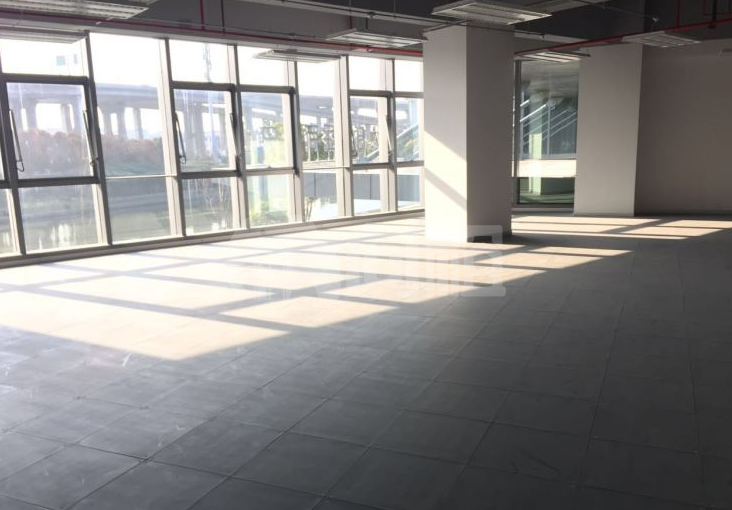 上海医药大厦写字楼 576m²办公室 5.22元/m²/天 毛坯