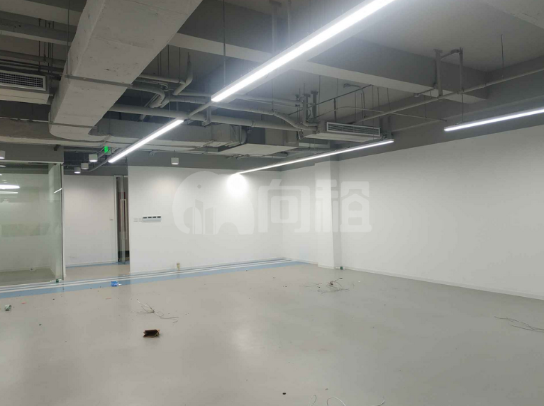 上海普天信息产业园写字楼 306m²办公室 4.5元/m²/天 中等装修