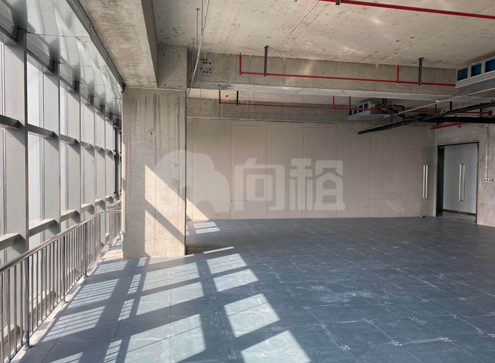 宝山宝龙城市广场写字楼 500m²办公室出租 3元/m²/天 毛坯