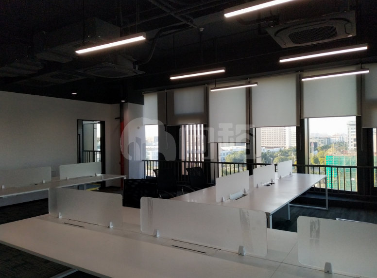 环普云创科技园写字楼 111m²办公室出租 2.3元/m²/天 精品装修