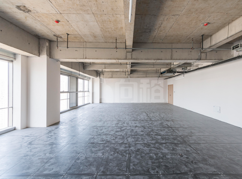 嘉定新城万达广场写字楼 227m²办公室出租 3.5元/m²/天 简单装修