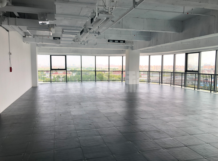 龙湖蓝海引擎科创中心写字楼 223m²办公室出租 2.6元/m²/天 毛坯