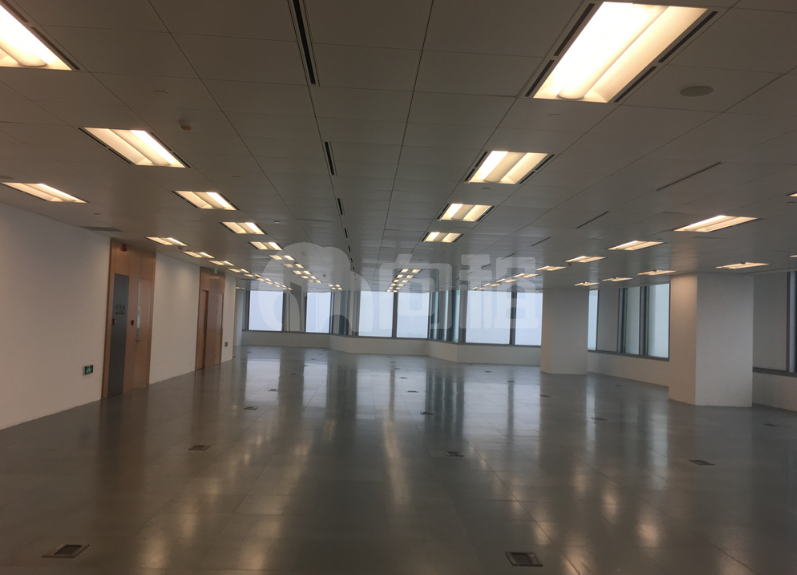 兴业太古汇写字楼 371m²办公室出租 10.12元/m²/天 简单装修