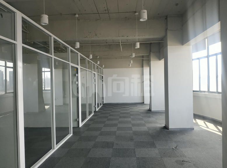 海东大楼写字楼 246m²办公室出租 4.2元/m²/天 简单装修