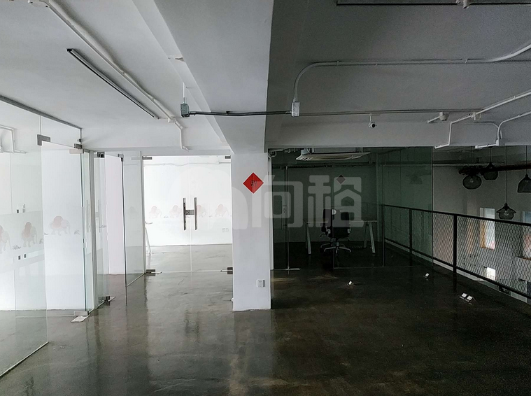 越界·智慧谷写字楼 223m²办公室出租 4.8元/m²/天 简单装修