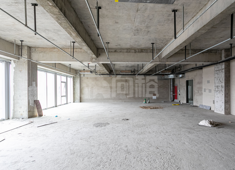 吴泾宝龙广场写字楼 1195m²办公室出租 2元/m²/天 简单装修