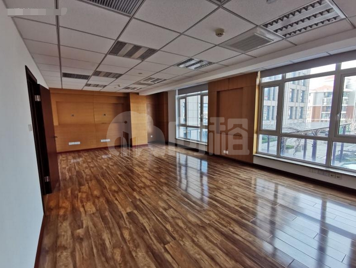 金汇四季广场写字楼 241m²办公室出租 4.5元/m²/天 简单装修