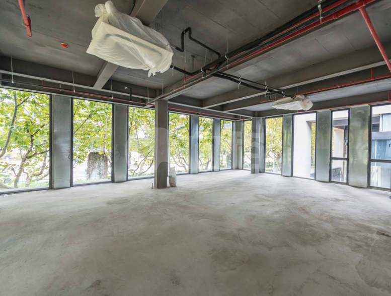 上海融智天地写字楼 341m²办公室出租 8元/m²/天 简单装修
