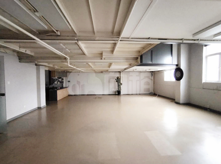 SOHO丽园写字楼 200m²办公室出租 6元/m²/天 简单装修