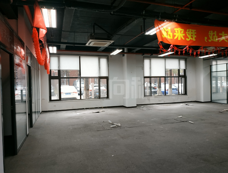 鑫桥创意产业园写字楼 391m²办公室出租 4元/m²/天 简单装修