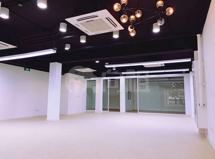 老码头创意园写字楼 456m²办公室出租 6.5元/m²/天 简单装修