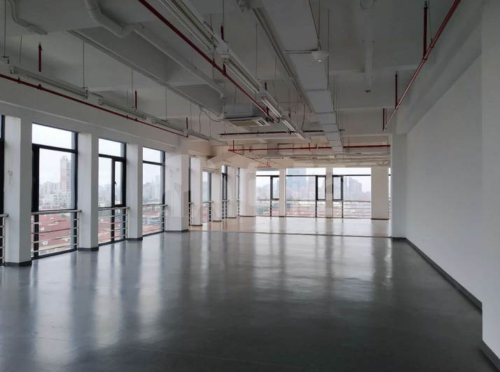天华信息科技园写字楼 885m²办公室出租 5元/m²/天 简单装修