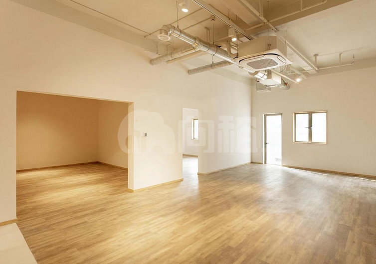 176空间写字楼 128m²办公室出租 6.5元/m²/天 简单装修