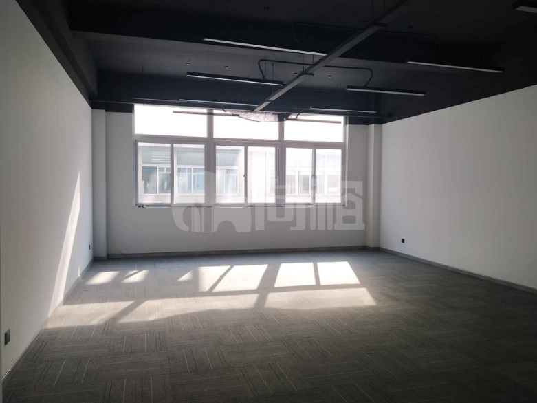 同普路1343弄写字楼 112m²办公室出租 3元/m²/天 中等装修