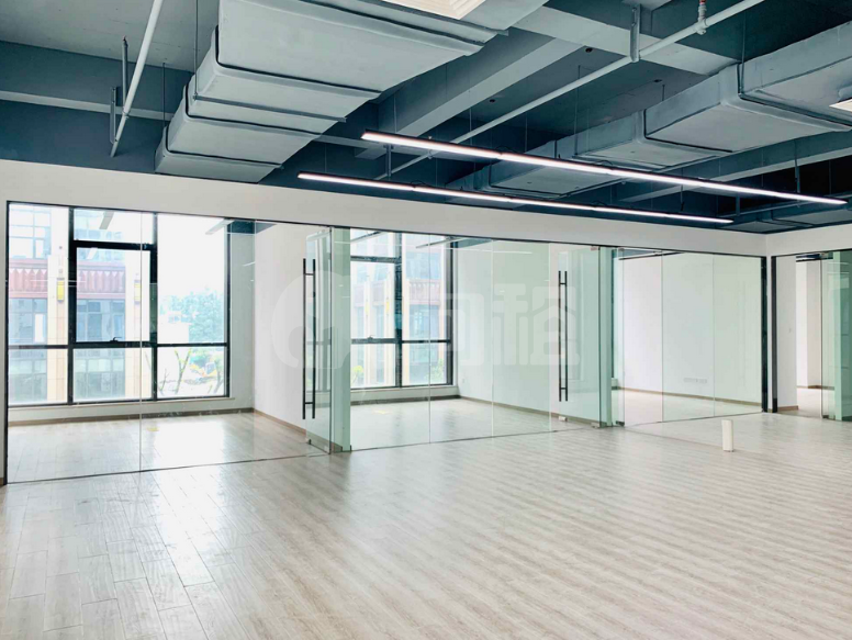 虹桥·奇点科技园写字楼 353m²办公室出租 2元/m²/天 简单装修