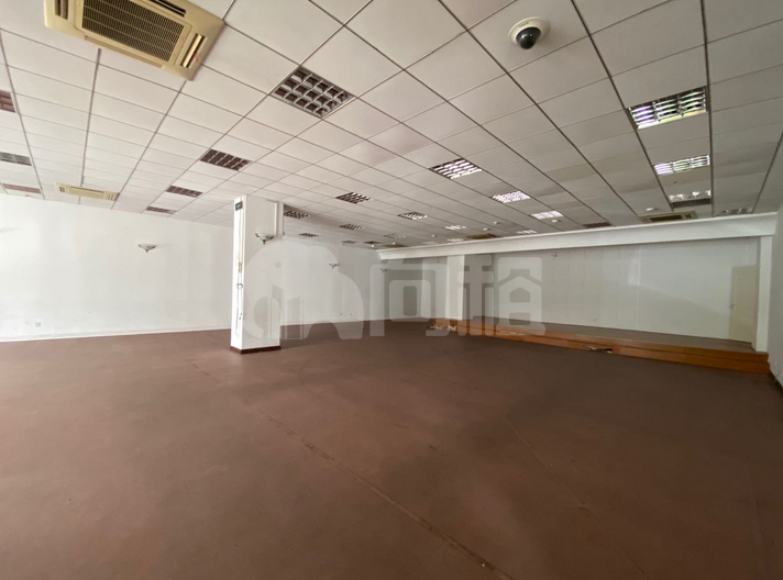 虹三产业园写字楼 400m²办公室出租 3.8元/m²/天 简单装修
