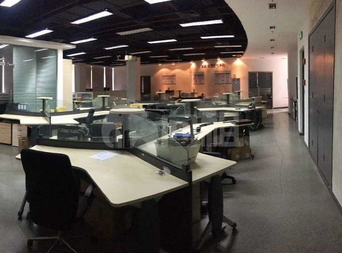 张江科技领袖之都写字楼 512m²办公室出租 4.5元/m²/天 精品装修