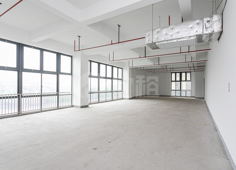 漕河泾光华园写字楼 307m²办公室出租 2元/m²/天 简单装修
