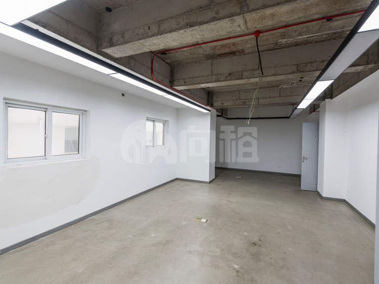德必柏航创意园写字楼 255m²办公室出租 3元/m²/天 简单装修
