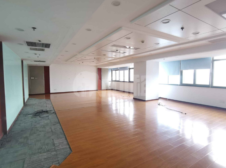 越界·航天大厦写字楼 695m²办公室出租 3.6元/m²/天 中等装修